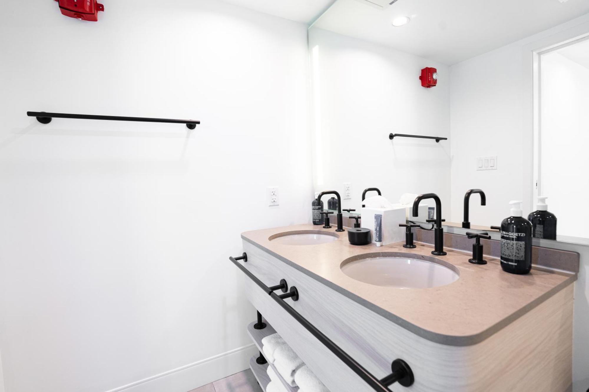 Hotel Greystone - Adults Only ميامي بيتش المظهر الخارجي الصورة